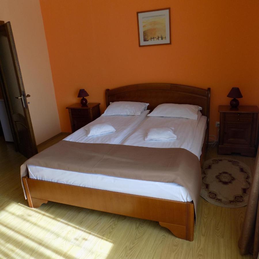 Hotel Casa Rad Sînmartin Exteriér fotografie